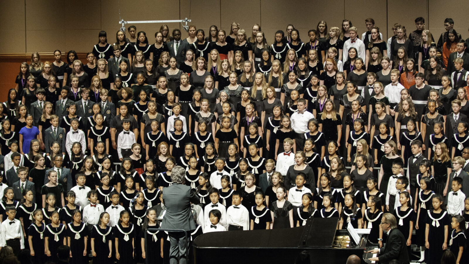 Picture of a choir singing